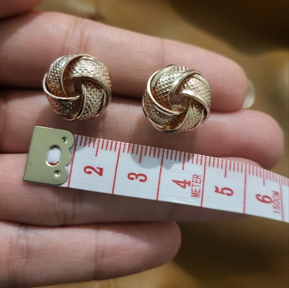 ❗️Vintage Pairs of Fashion Earrings❗️ - Picture 8 of 8